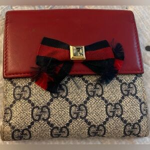 Gucci Wallet Bow Crystal Embellished GG Supreme Continental